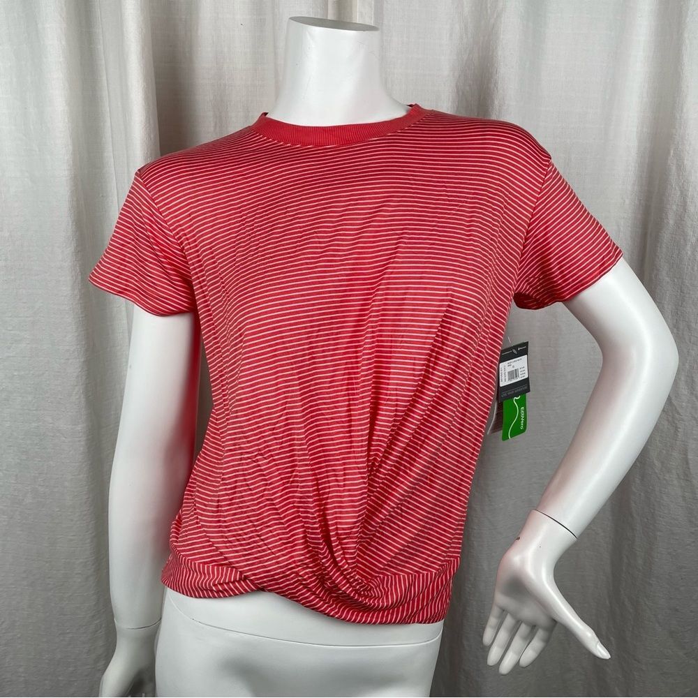 EDDIE BAUER- NWT Soft Layer Tee Twist Front Ink Red Size XS Ecovero Rayon